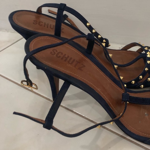 Schutz sandals embellish with gold spikes - Picture 3 of 10